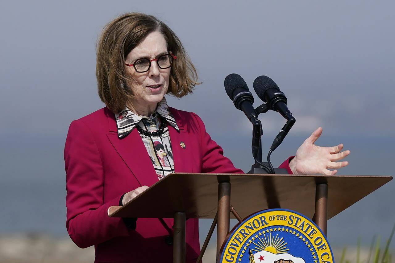 Oregon’s governor pardons thousands for pot convictions