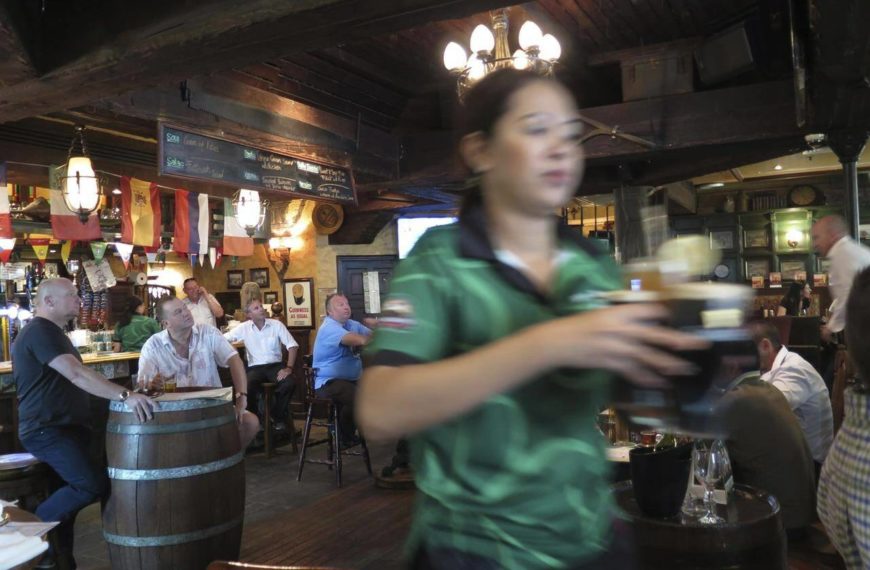 Dubai ends 30% tax on alcohol sales, fee for liquor licenses