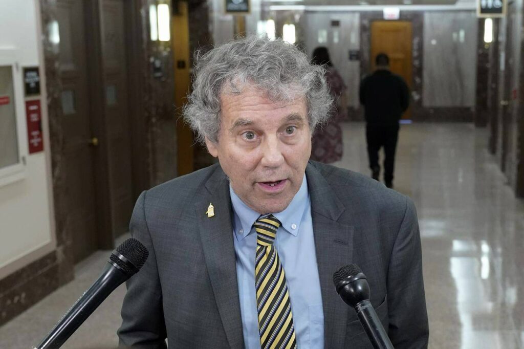 Canadian pot companies cheer as Senate committee advances cannabis finance reforms